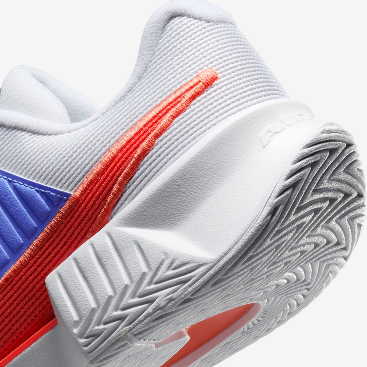 08 tenis nike gp challenger pro hc branco