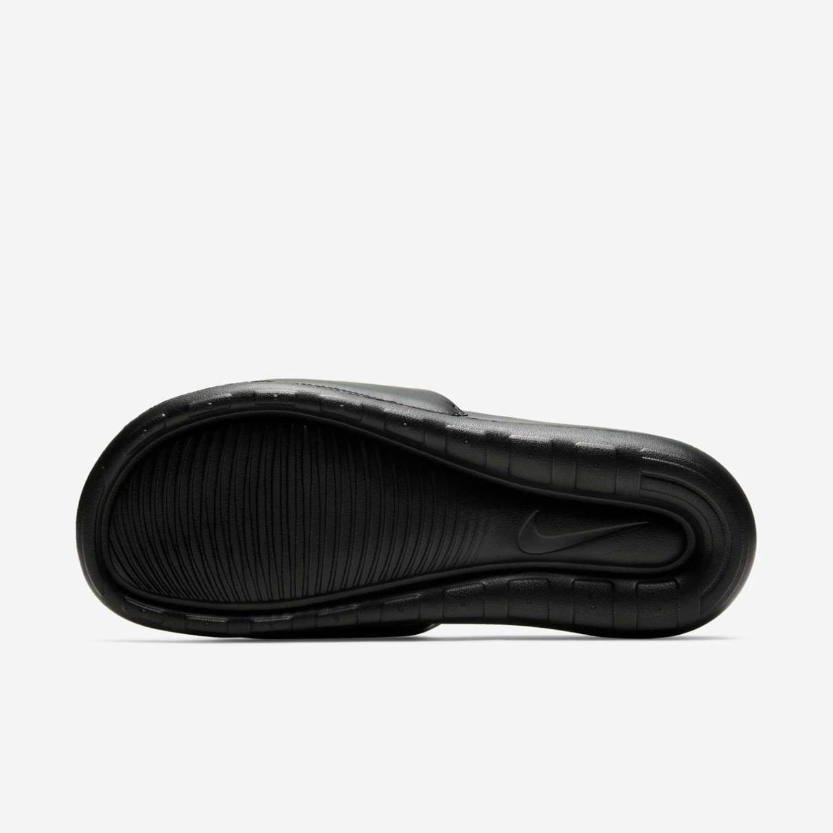 03 chinelo nike victori one slid preto