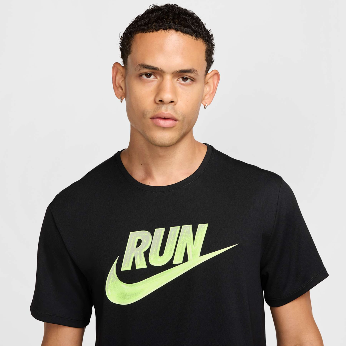 03 camiseta nike dri fit run energy preto