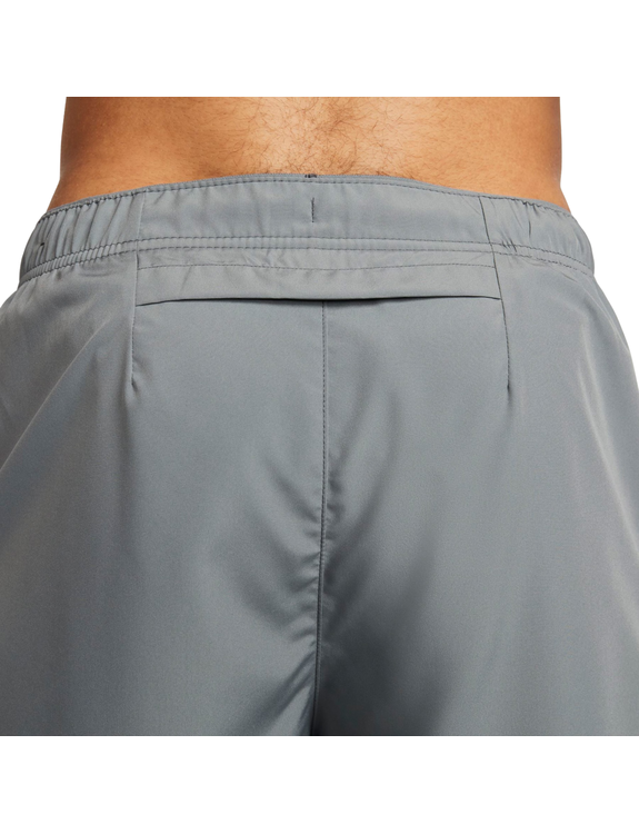 Bermuda Nike Challenger 7IN Cinza