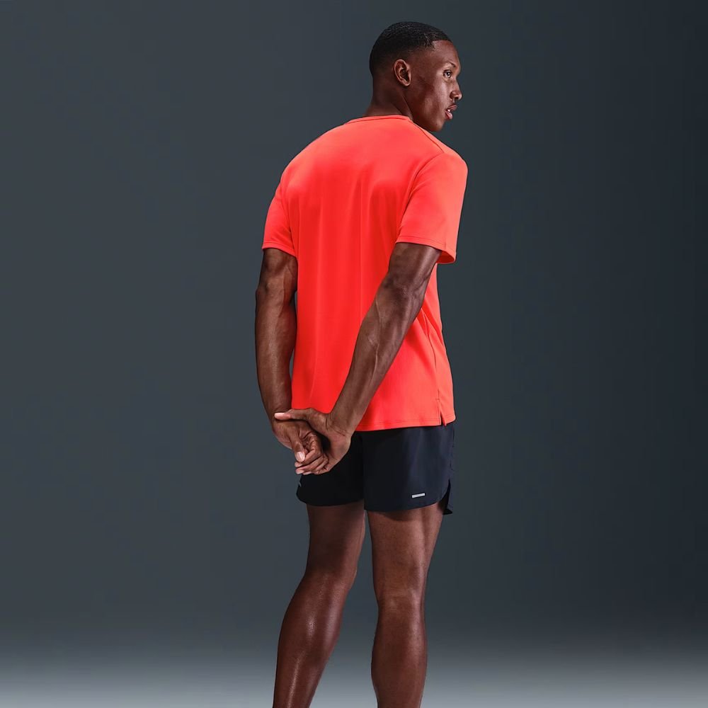 04 camiseta nike manga curta m nk df miler vermelho