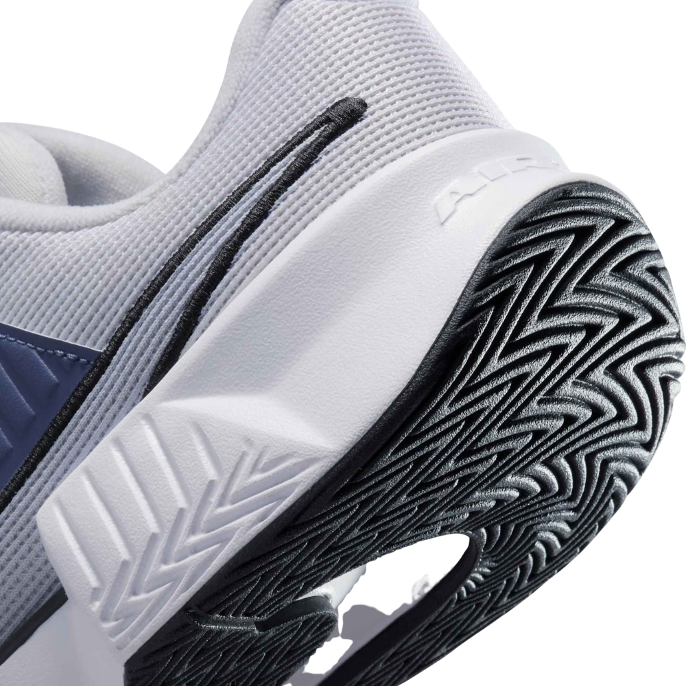 22 tenis nike gp challenger pro hc branco