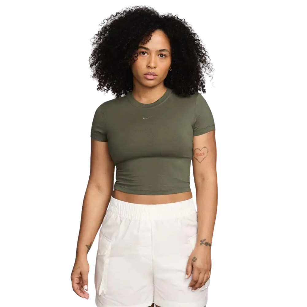 10 camiseta nike sportswear chill knit cropped verde