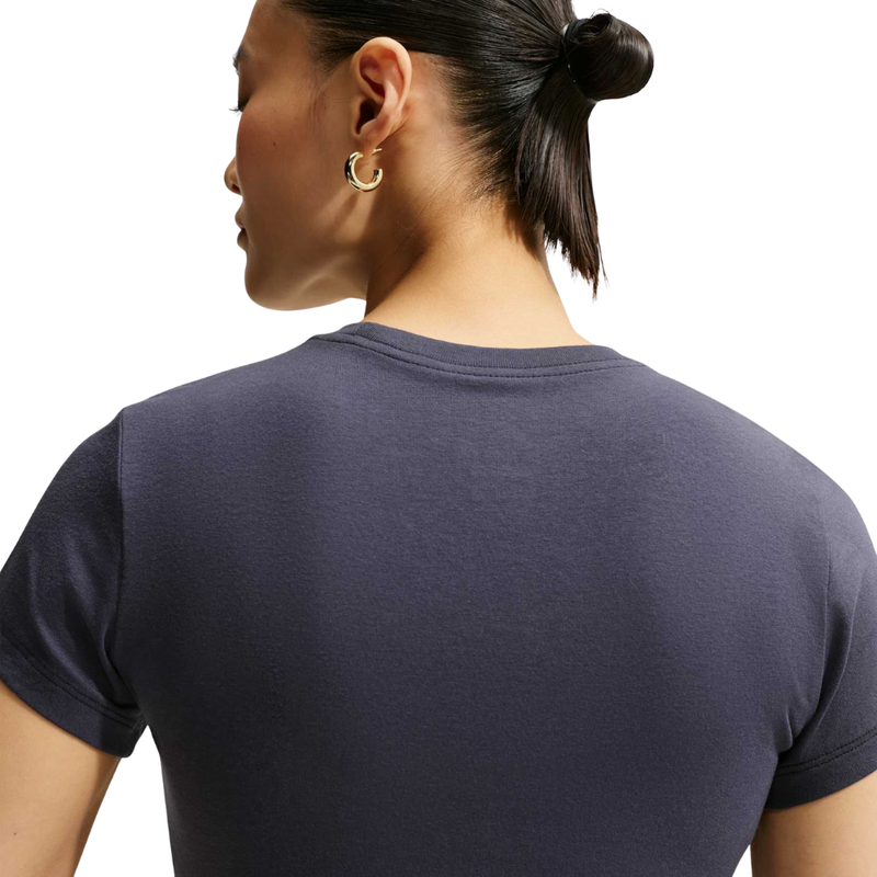Camiseta Nike Sportswear Chill Knit Cropped Marinho